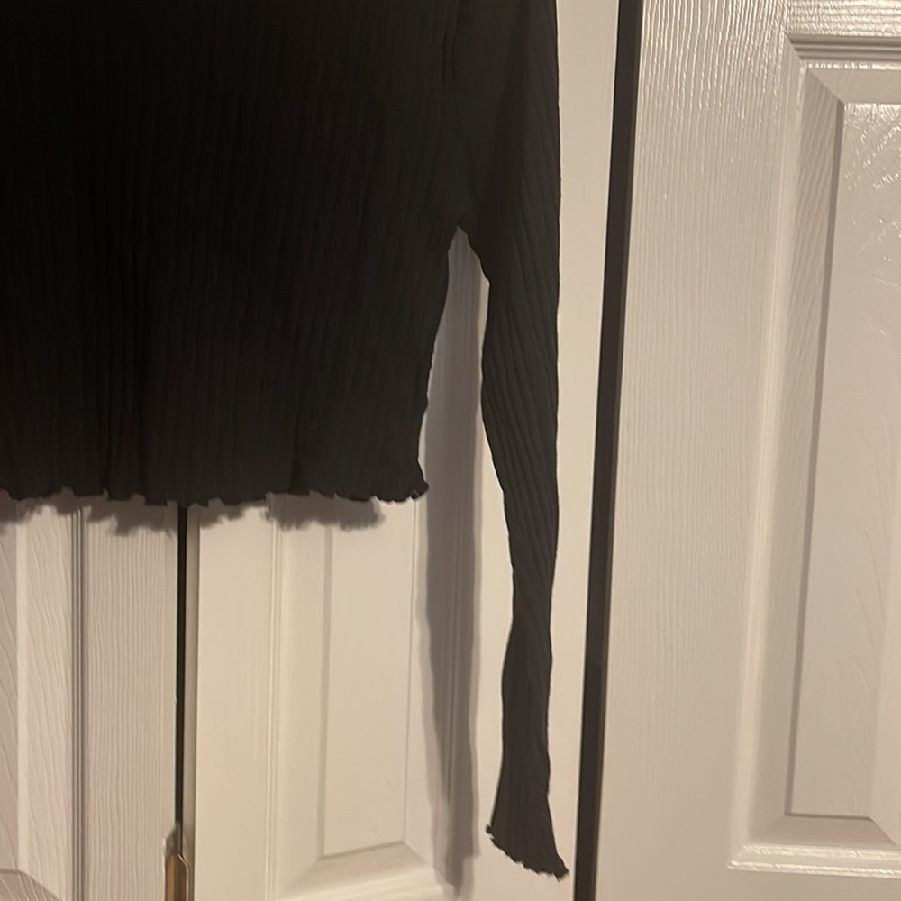 NWOT Aeropostale long sleeve shrunken tee in black size Medium - Picture 3 of 8
